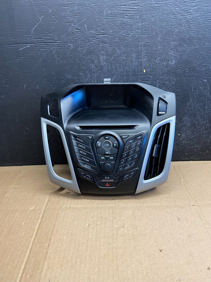 2012 to 2014 Ford Focus Radio Control Panel Trim w/ Bezel AD2103 DG0