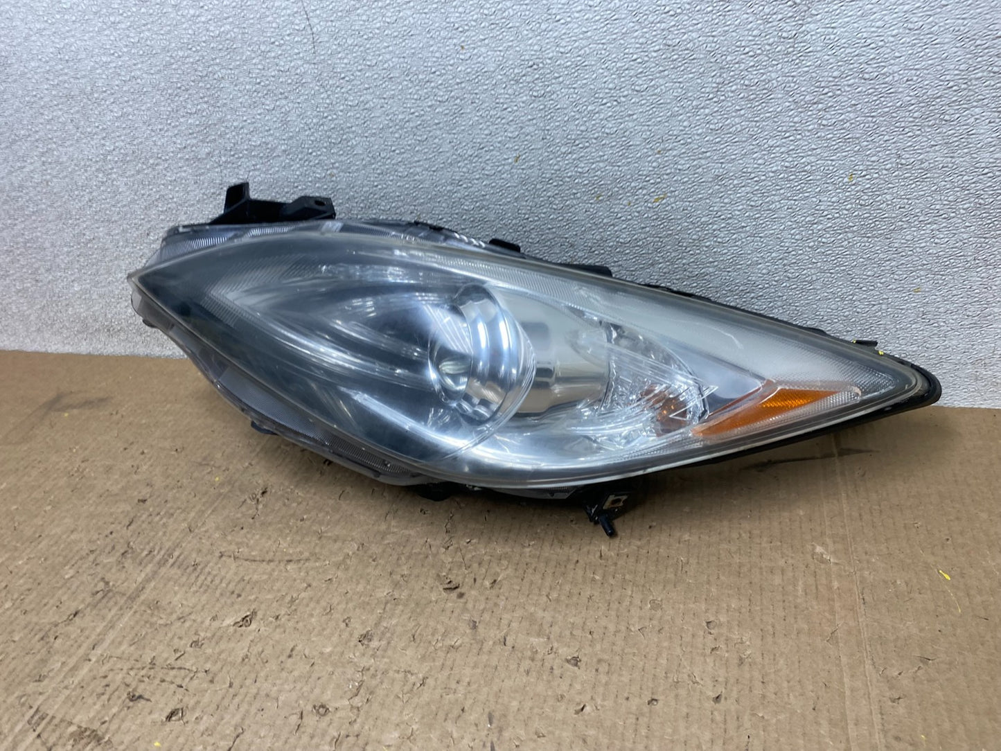 2010 - 2013 Mazda 3 Left Driver Xenon HID Headlight Oem W5315 DG1
