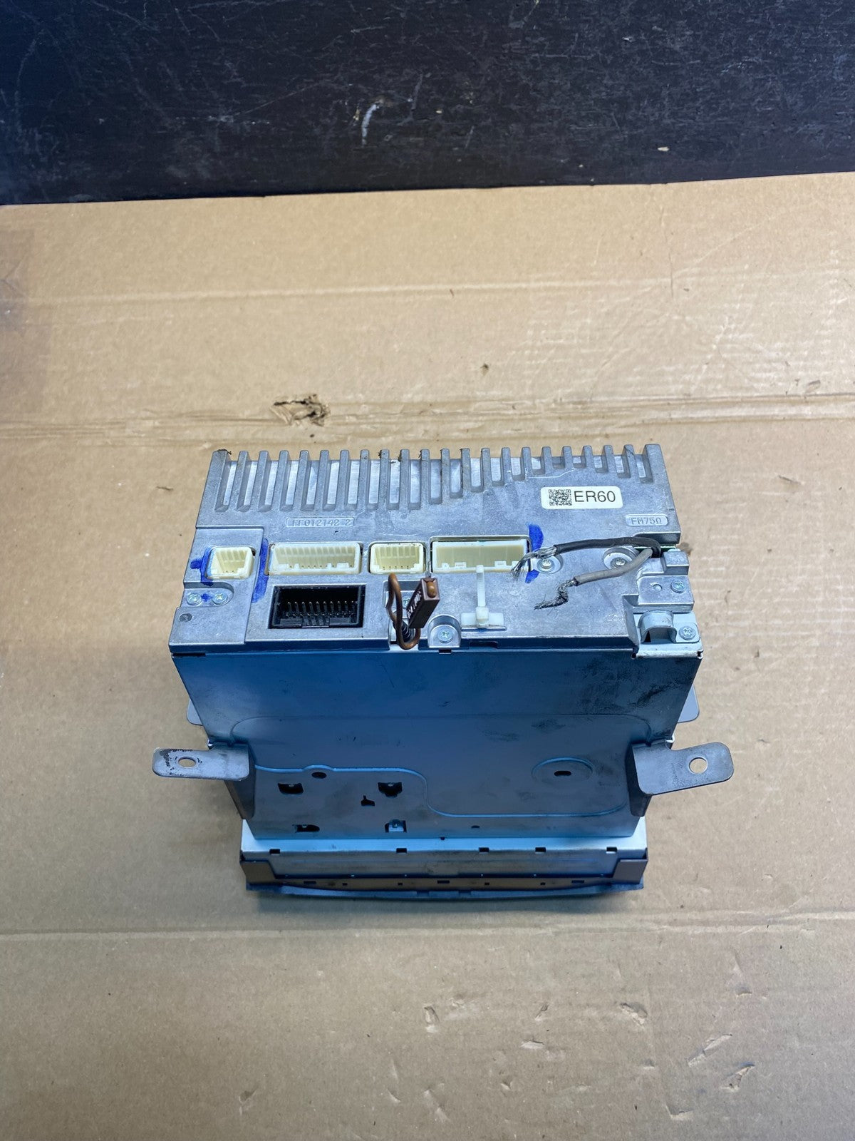 2010 to 2012 Subaru Legacy AM FM CD MP3 Radio Player AD4939 DG5