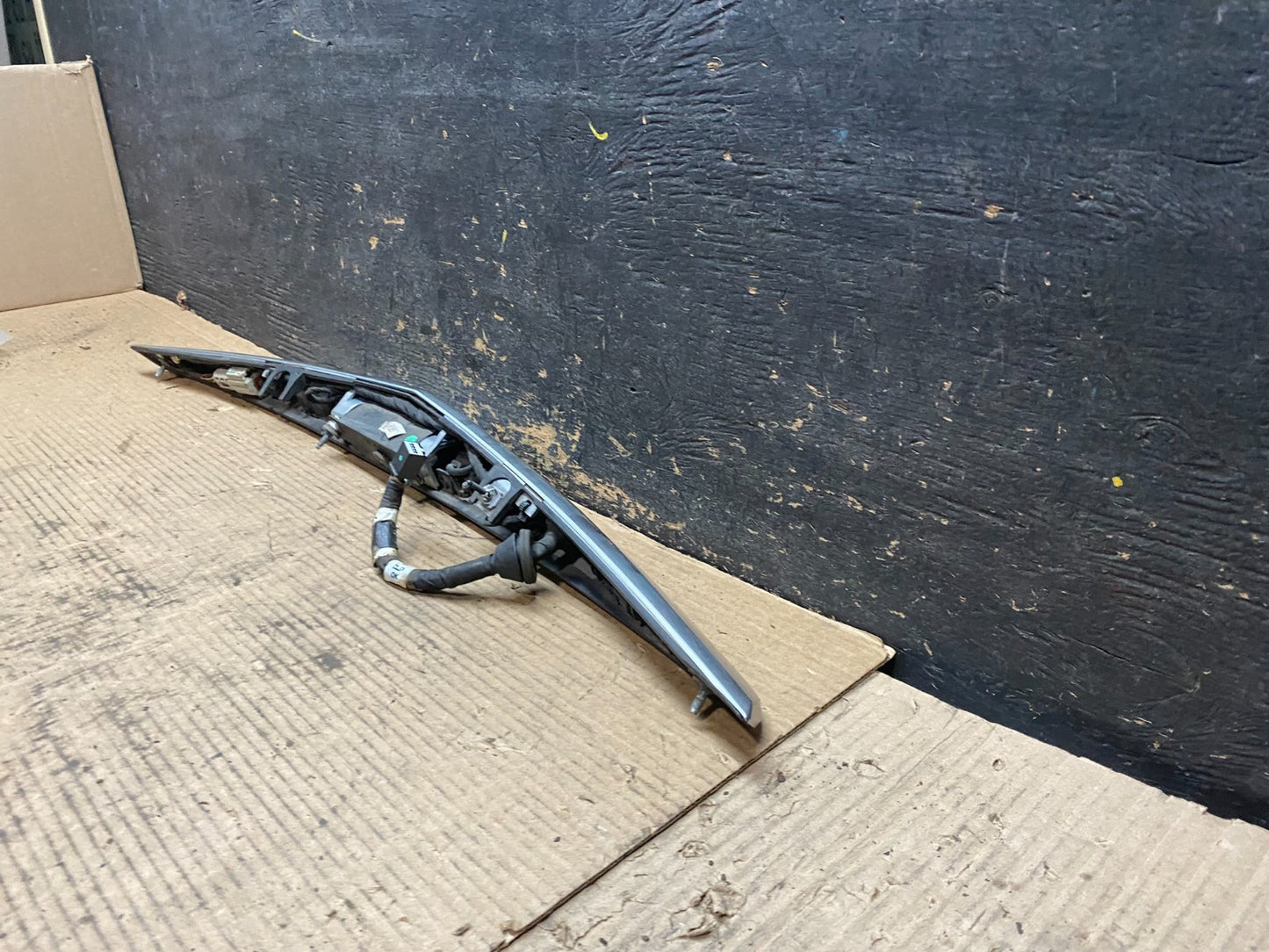 2013-2017 Cadillac XTS Trunk LID Handle Chrome Spoiler With Camera OEM V9485 DG5