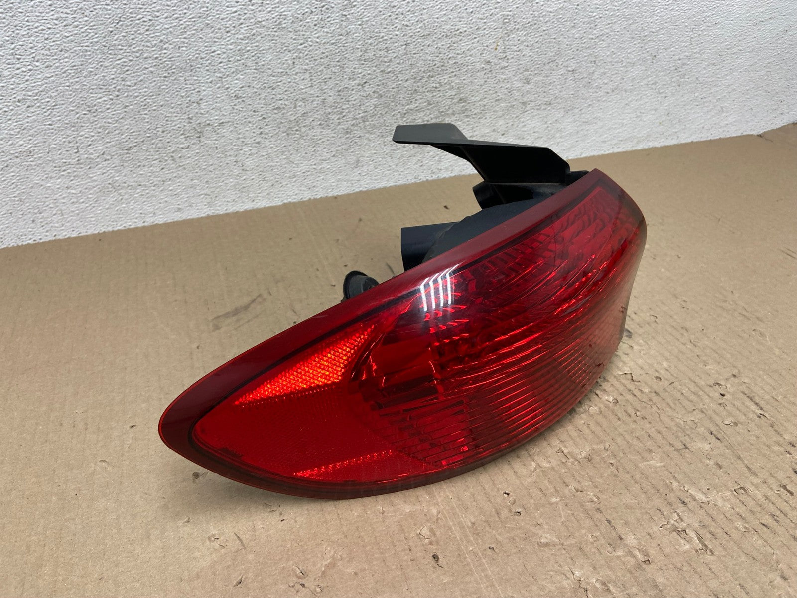 2006-2007 Subaru Tribeca B9 Left Driver Lh Side Tail Light AE7048 LK2
