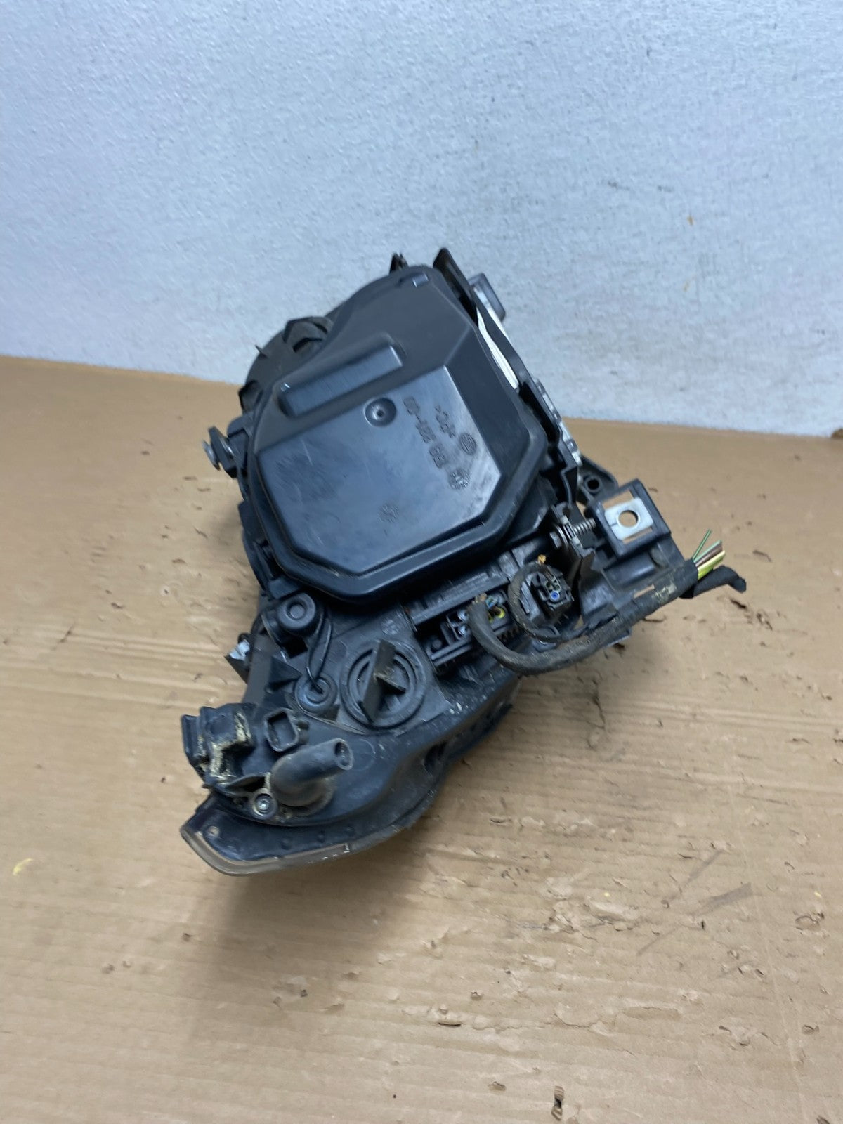 2004 to 2007 BMW 525i 5 Series Headlight Left LH Xenon AFS AD4357 DW8
