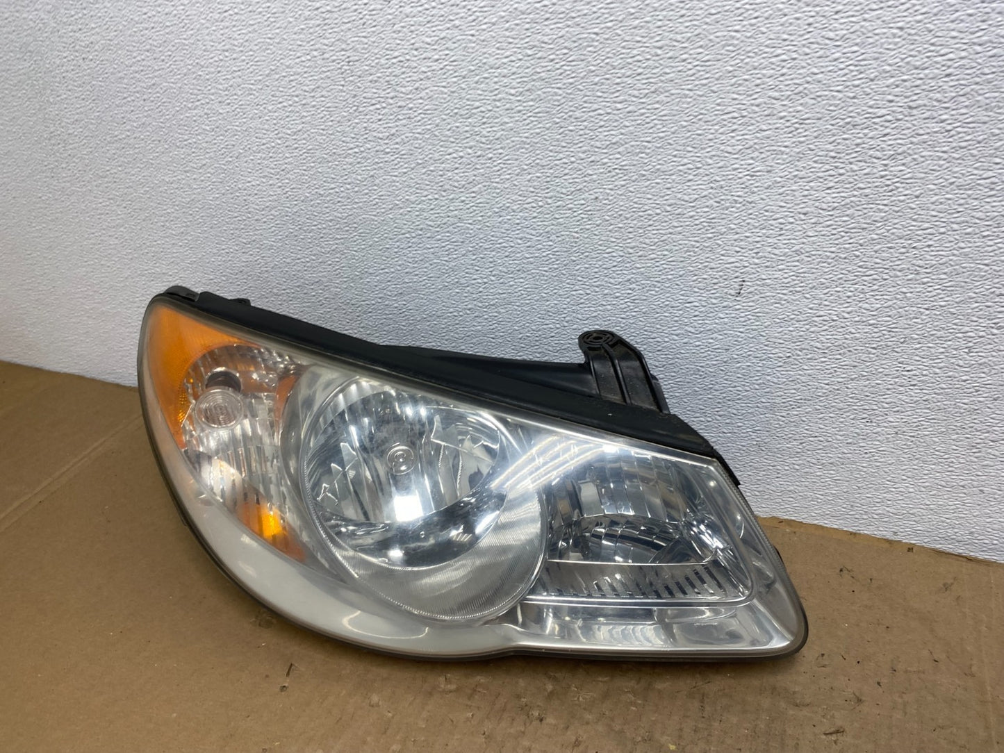 2007 2008 2009 2010 Hyundai Elantra Right Passenger Side Headlight AB6677 DW1