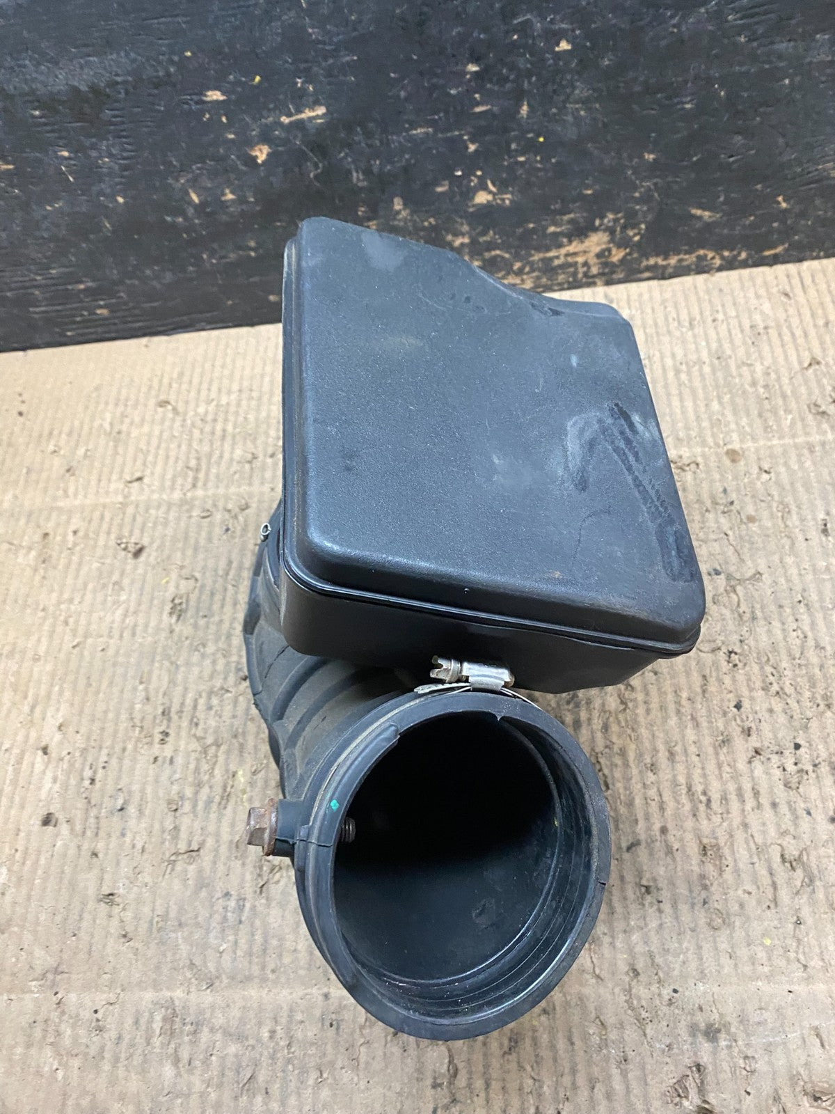 2009-2012 Ford Flex Taurus Lincoln Mks Air Hose  Duct Tube OEM t9795 DG3