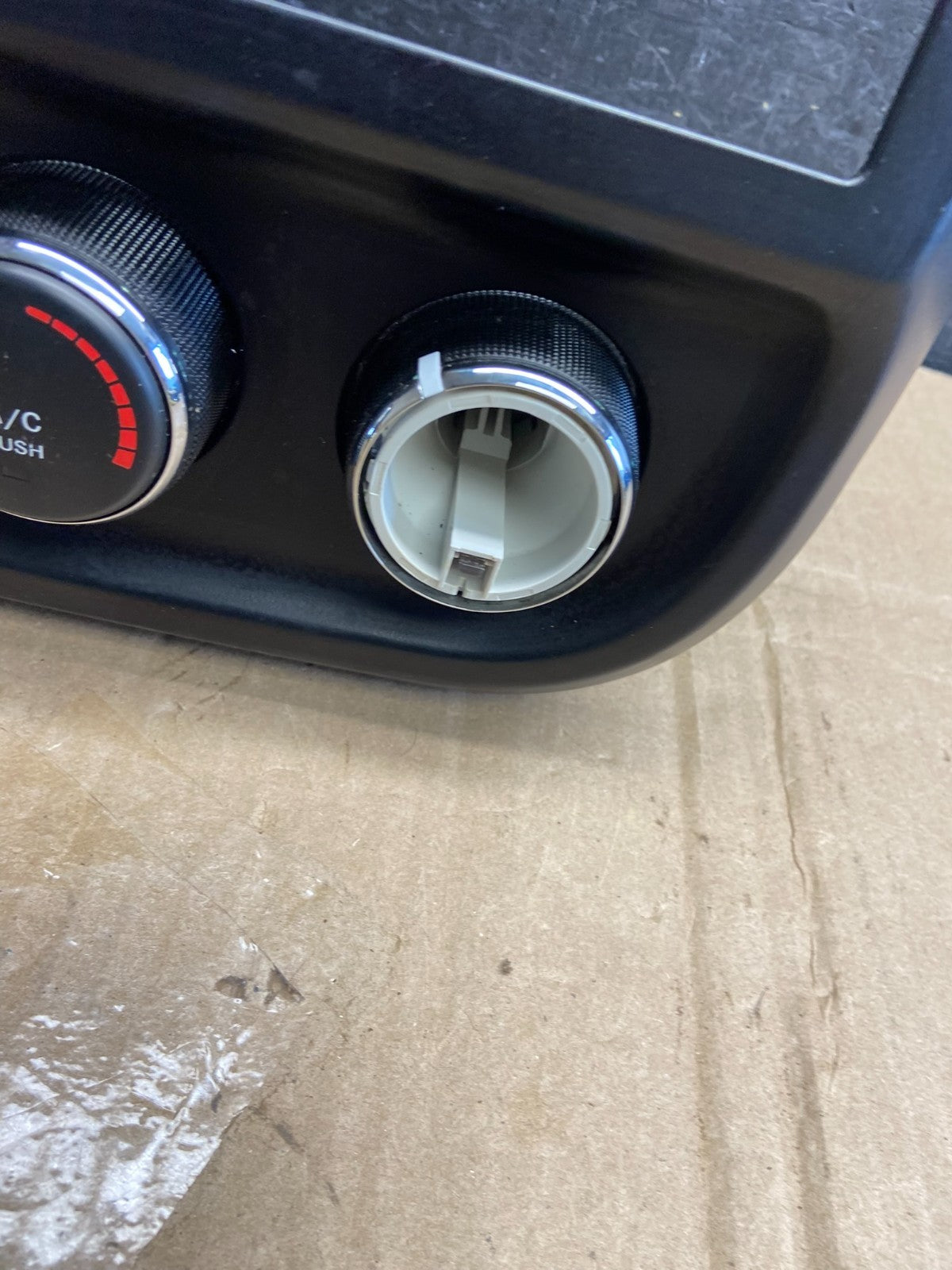 2011 to 2017 Jeep Compass Dash Climate Temperature Control Radio Bezel ad7229 DG1