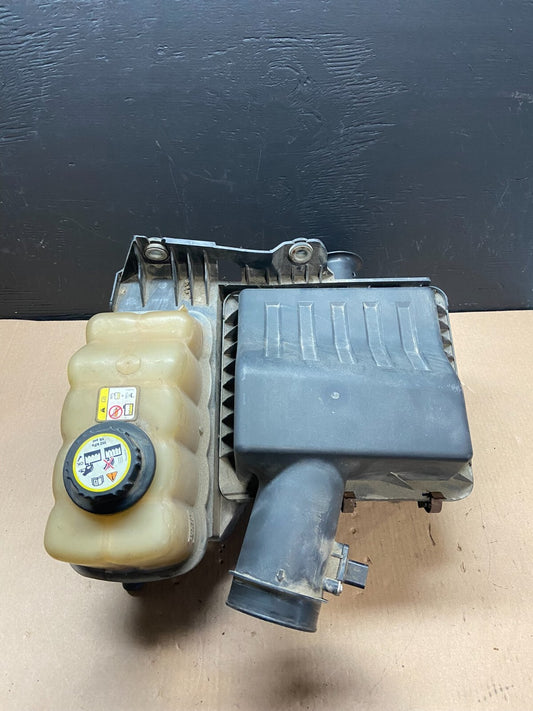 2007 to 2014 Ford Expedition Air Intake Cleaner Box Coolant Bottle D4995 DG10