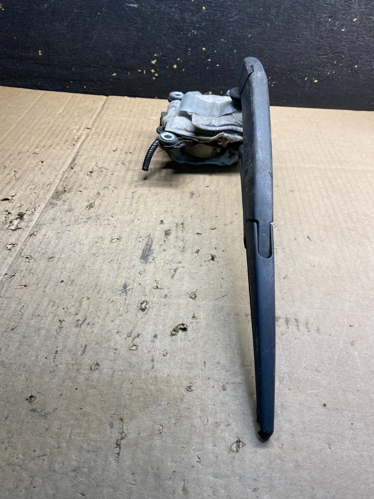 2013-2016 Nissan Pathfinder Back Door Rear Wiper Motor Wiper Blade AB0378  DG2