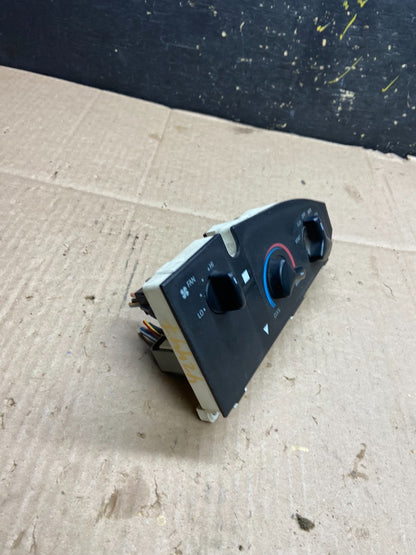 2009-2014 Ford Van Econoline E150 E250 A/C Heater Climate Control y2447 DG1