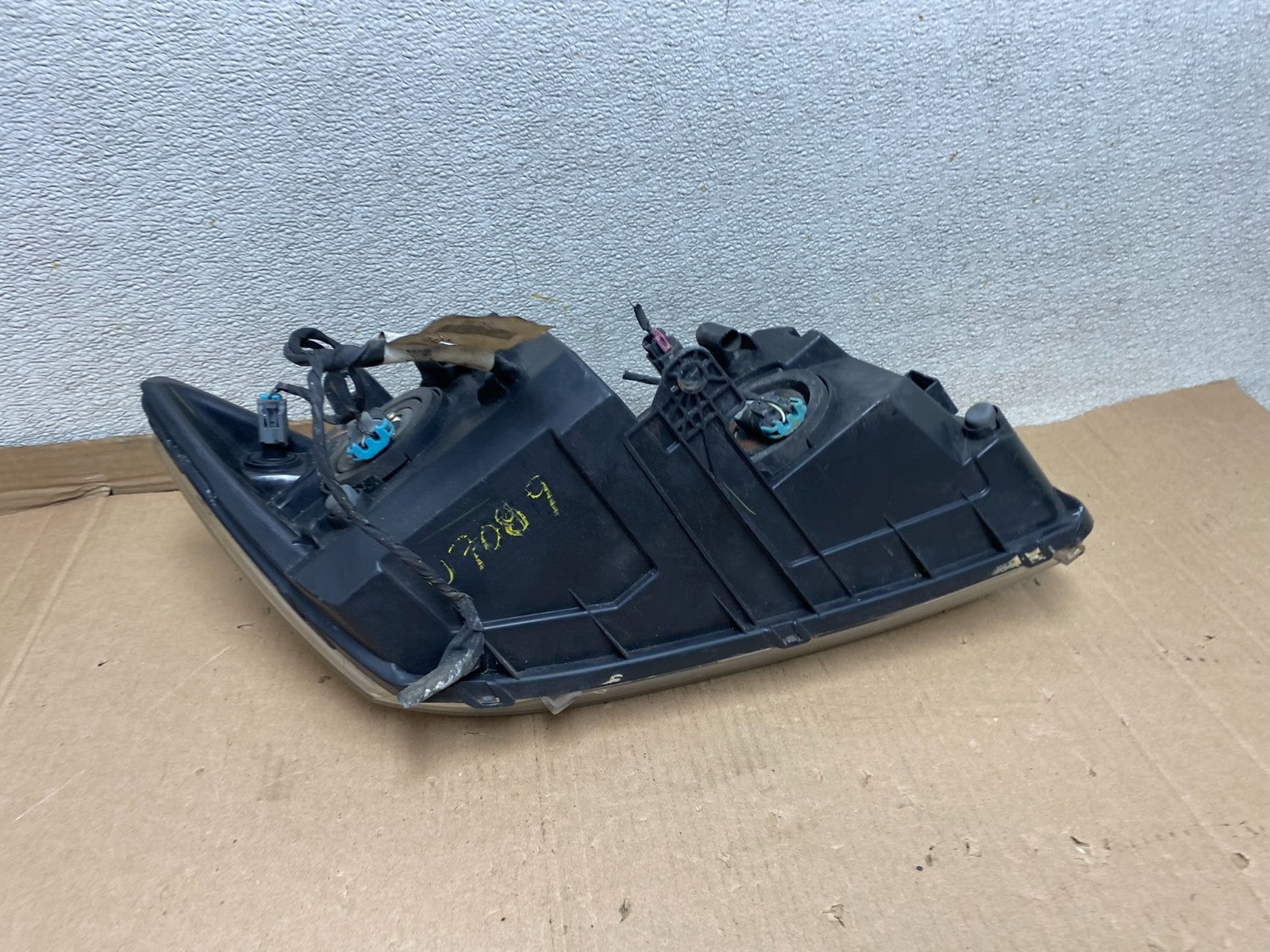 2009 to 2017 Dodge Journey Headlight Left Driver Lh Side Halogen U7089 DW6