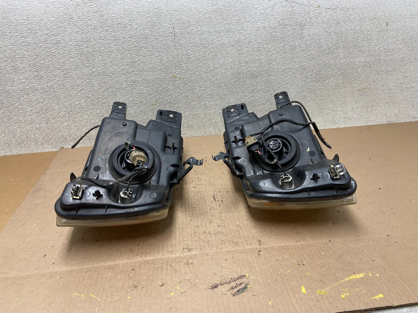 2004 to 2008 Ford F-150 F150 Left+Right Halogen Headlights Z6176 DW9