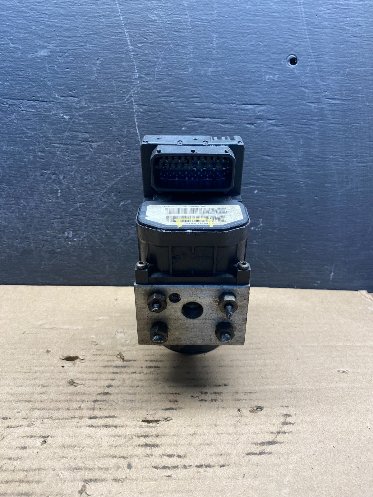 2004 2005 Dodge Durango ABS Anti Lock Brake Pump AE2085 DW1