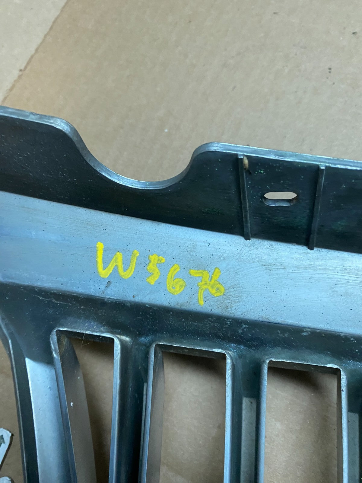 2002 to 2005 Mercury Mountaineer Front Upper Grill Grille Oem W5676 DG12