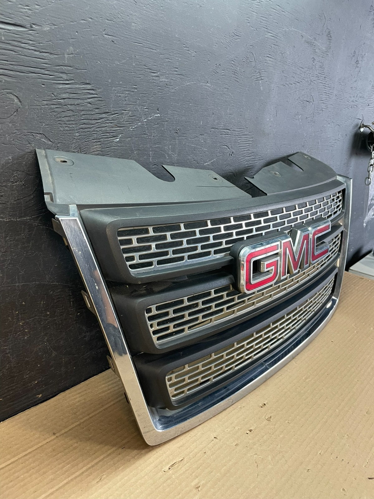 2010 to 2015 Gmc Terrain Front Upper Grill Grille AE9948 DG2