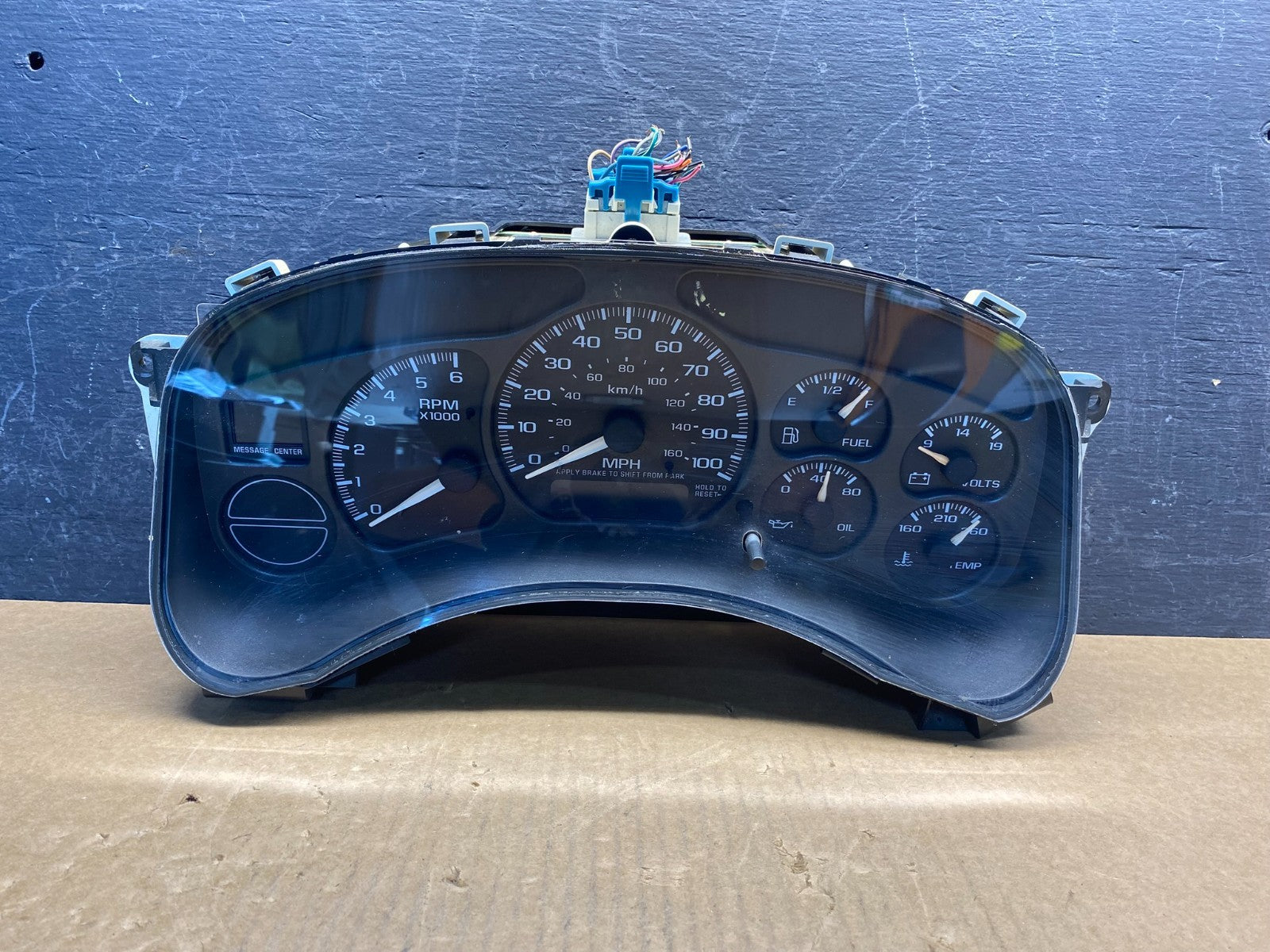 2002 GMC Yukon Speedometer Cluster Gauge ag7410 DG0