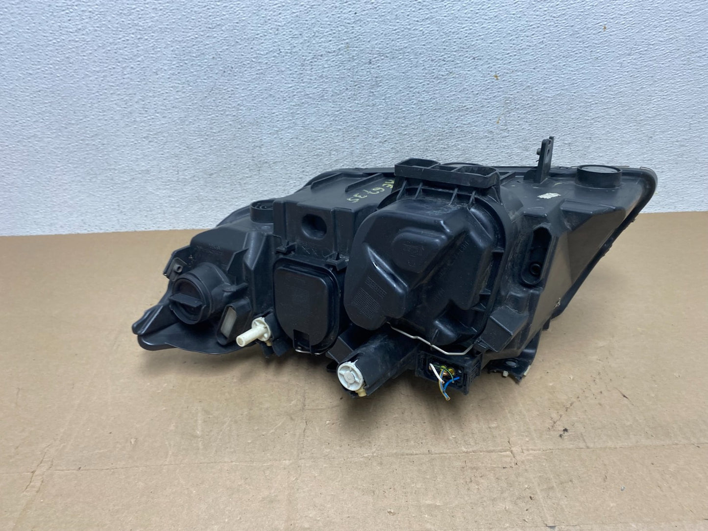 2009-2011 BMW 3 Series 328i 4/D Sedan Headlight Halogen Right Passenger AE67356