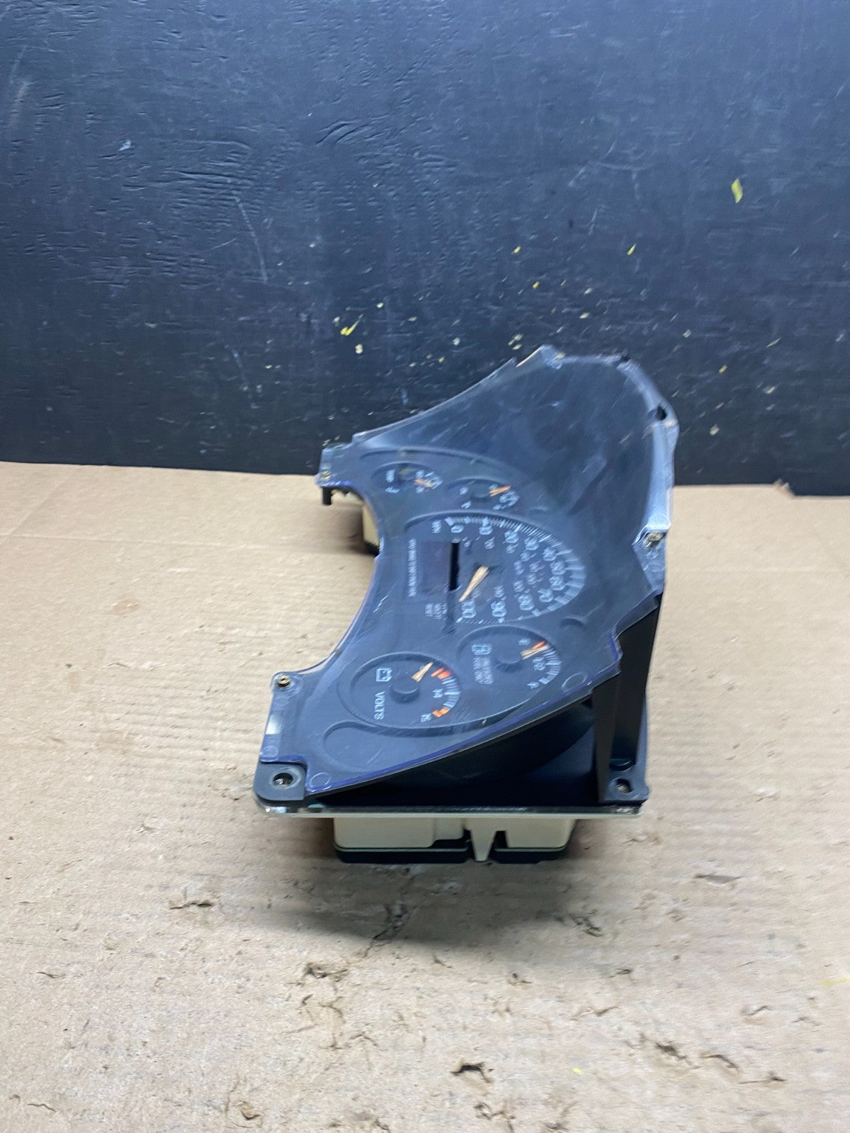 2001 to 2002 Chevrolet Express Speedometer Cluster Gauge Q2321 DG3