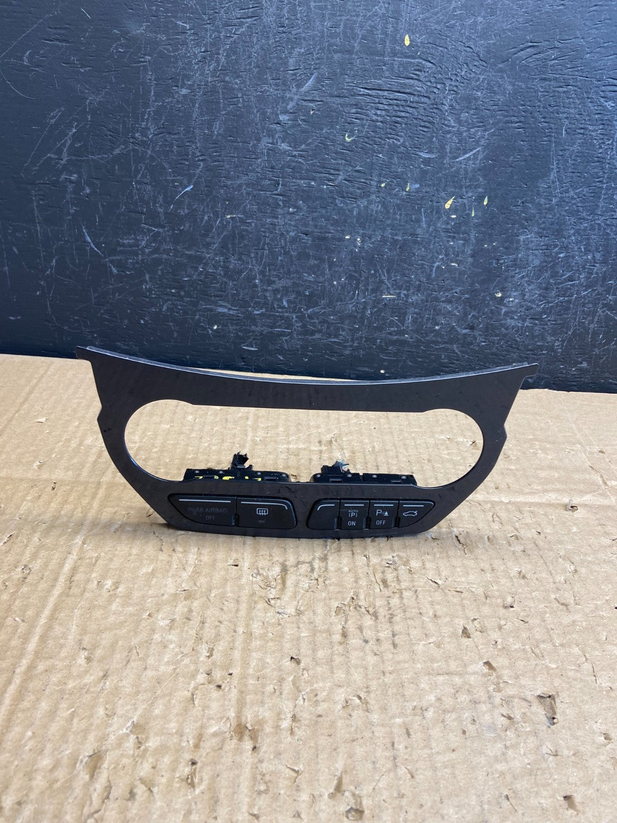 2013 to 2015 Ford Escape Heater A/C Climate Control Bezel Trim Switches AD18620