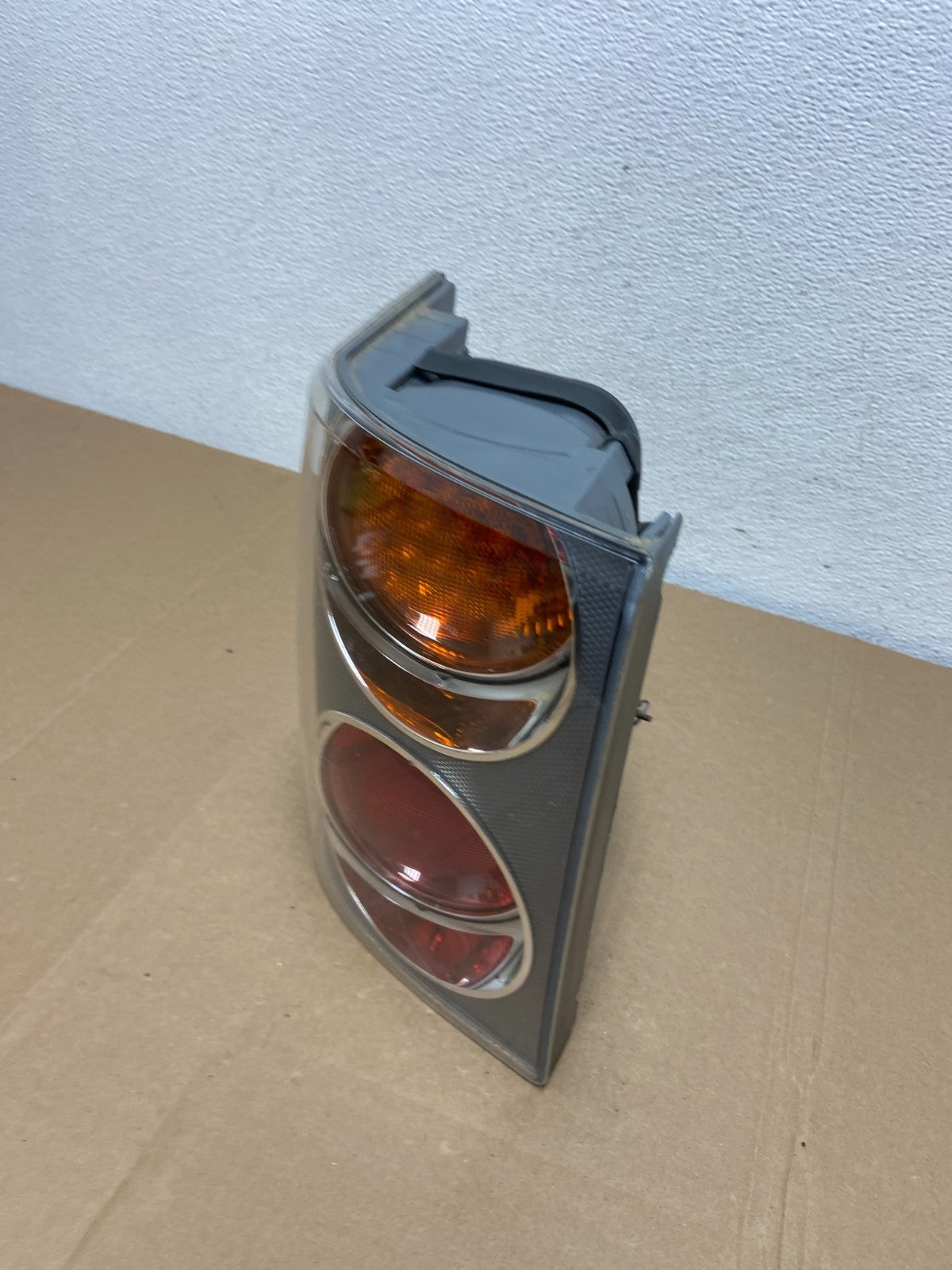 2003-2005 Land Rover Range Rover L322 Left Driver Side Tail Light AC5534 DG1