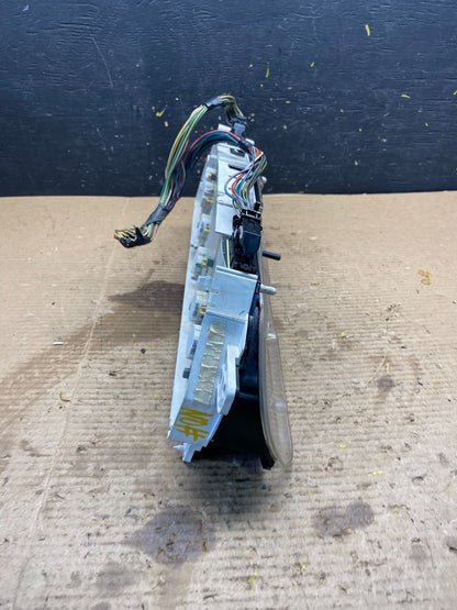 2006 Ford E350 Gauge Speedometer Cluster OEM r2667 DG2