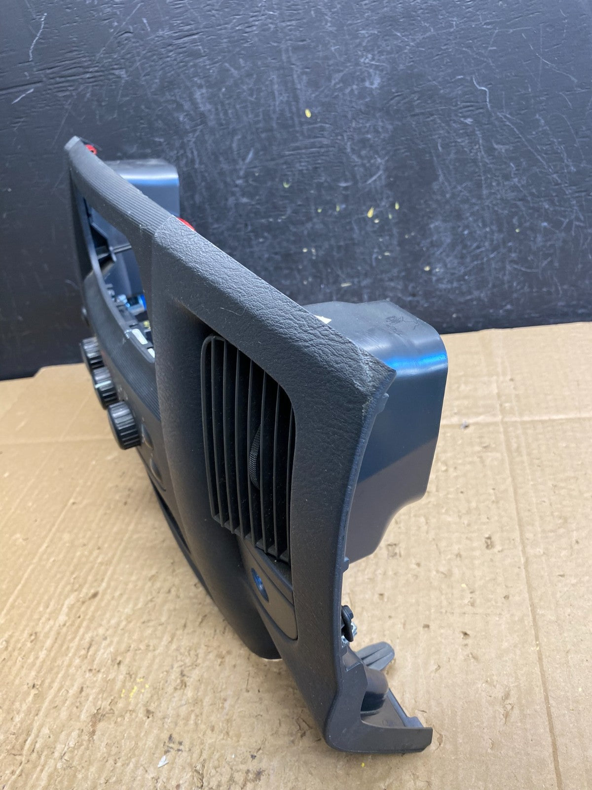 2002 to 2005 Dodge Ram Radio Climate Control Dash Air Vent Bezel Trim AD1921 DG3