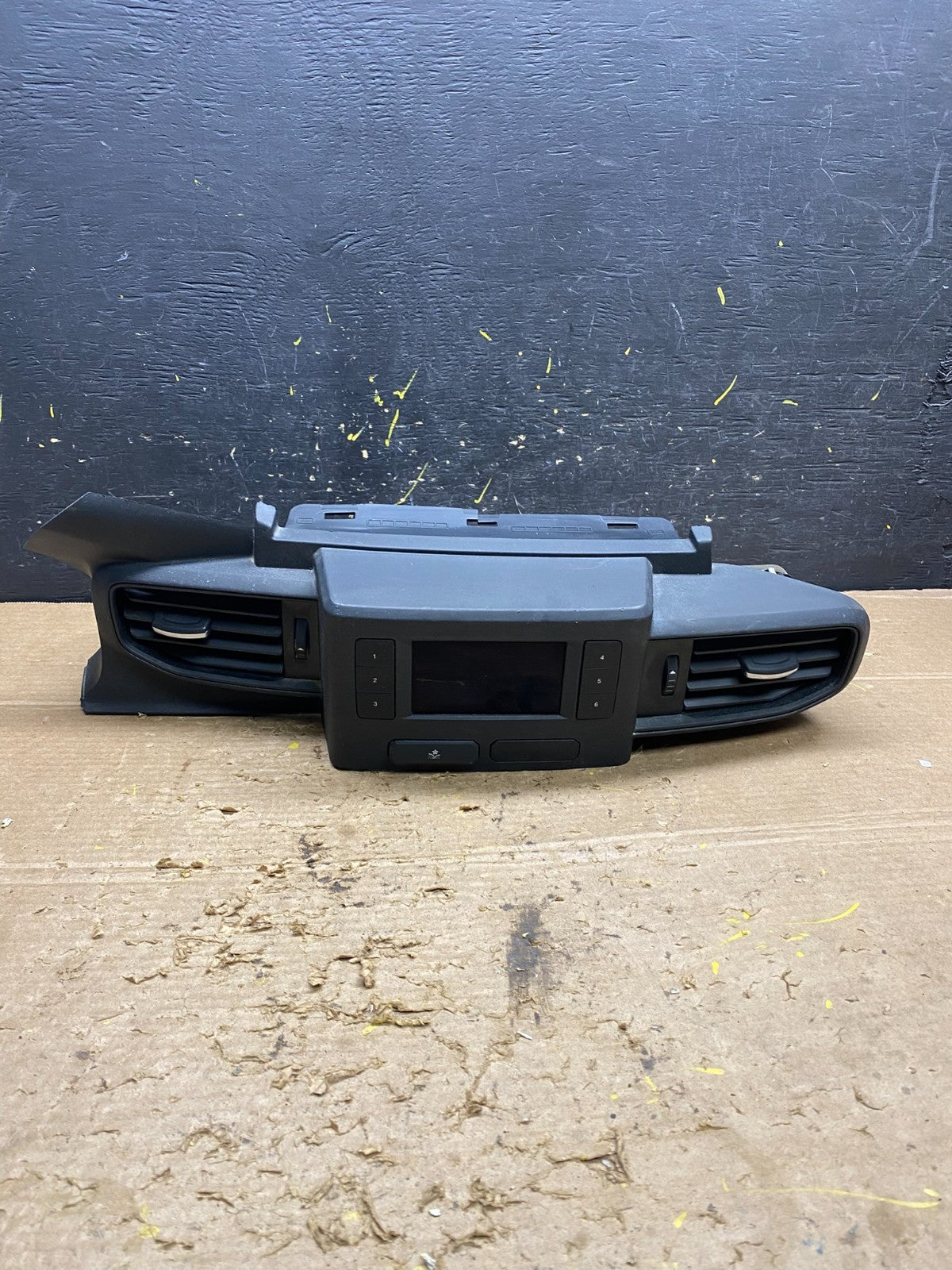 2020 to 2023 Ford  Explorer Console Radio Display Screen Air Vents x1351 DG0