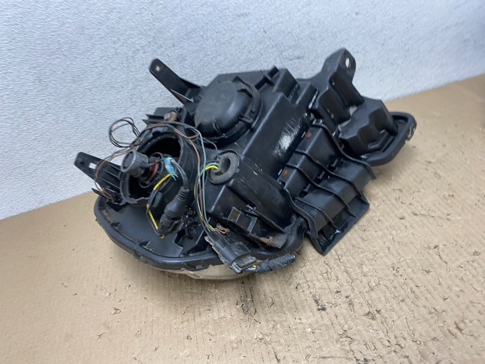 2010 to 2015 GMC Terrain Halogen Left Driver Lh Side Headlight AF7253 DW10
