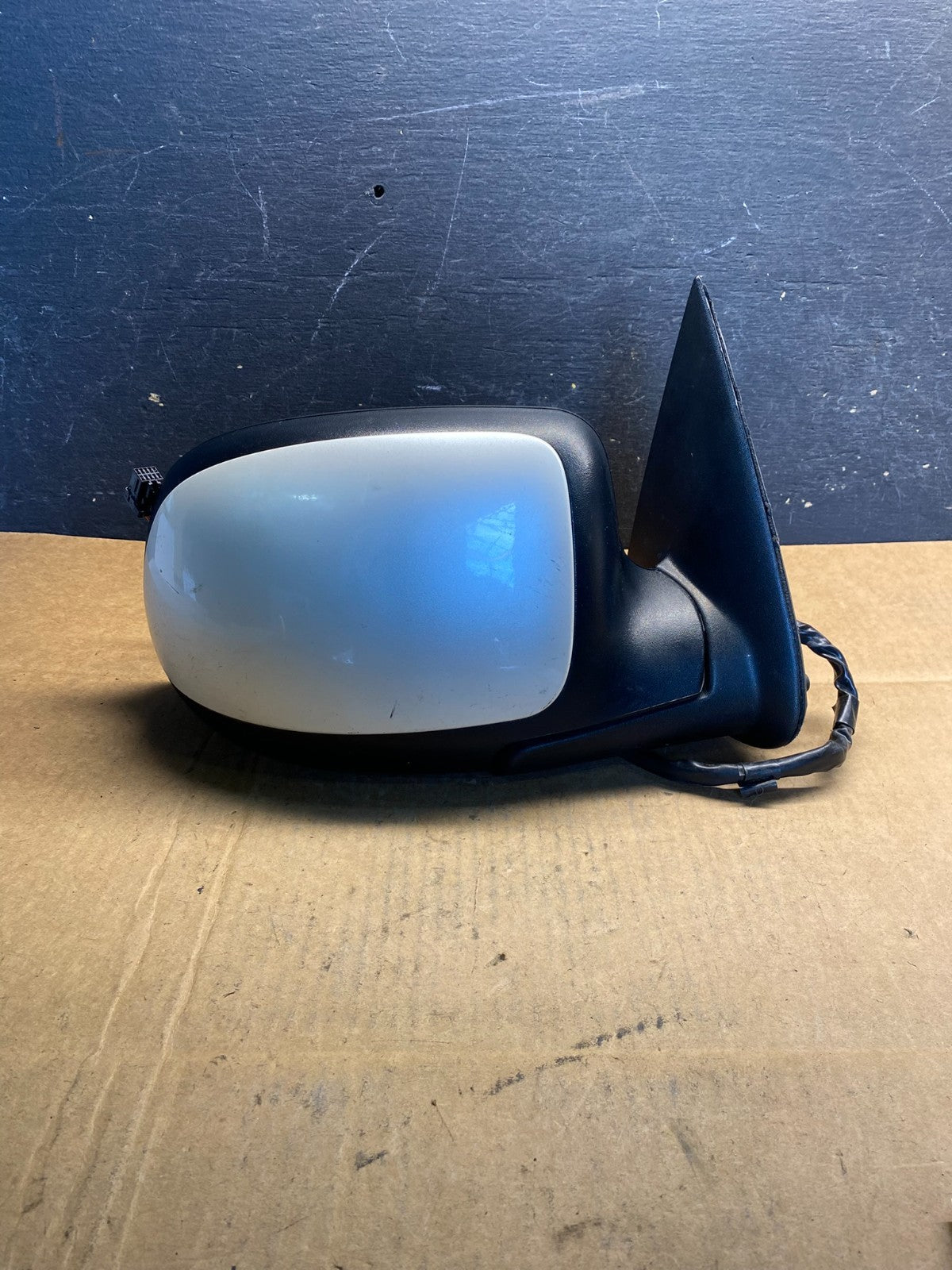 2003-2006 Chevrolet Tahoe Suburban Right Passenger Turn Door Mirror AB3700 MS0