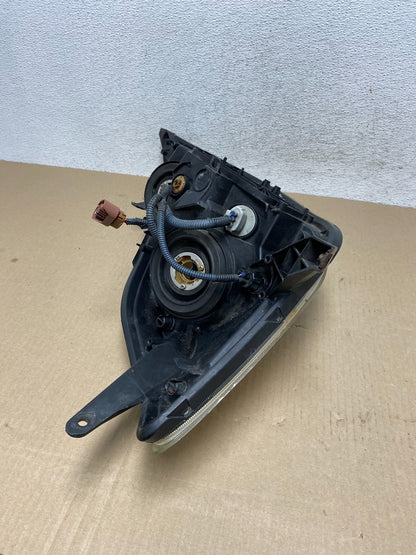 2004-2005 Toyota Sienna Left Driver LH Side Halogen Headlight AF5780 DW8