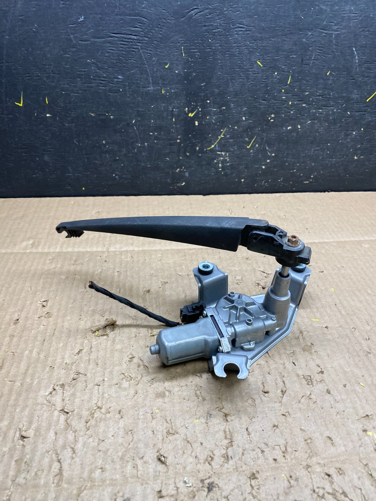 2014-2018 Jeep Cherokee Tailgate Back Door Rear Wiper Motor Wiper V1568 DG3