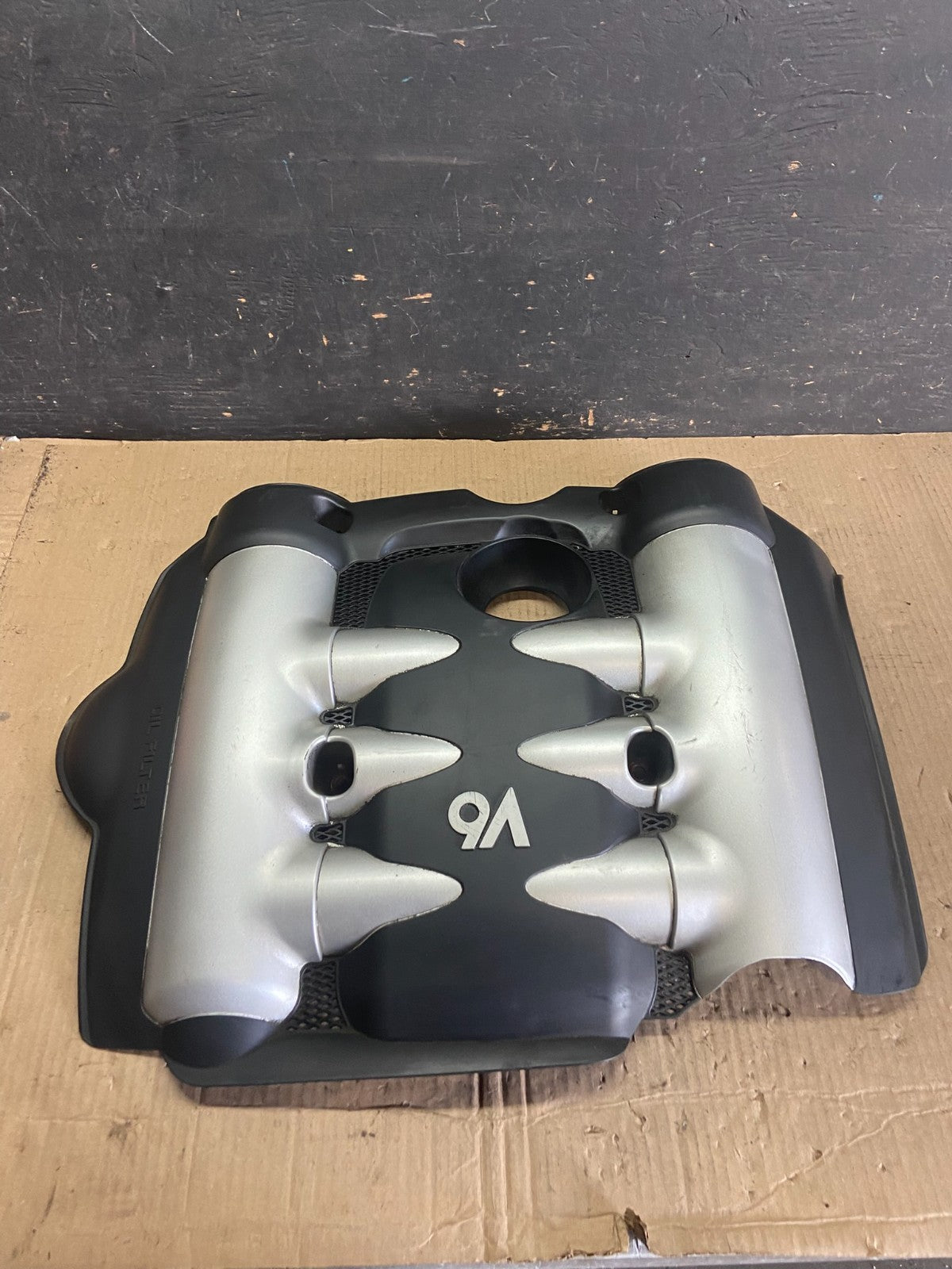 2006 to 2008 Kia Sedona V6 3.8L Engine Motor Cover Oem P0415 DG1
