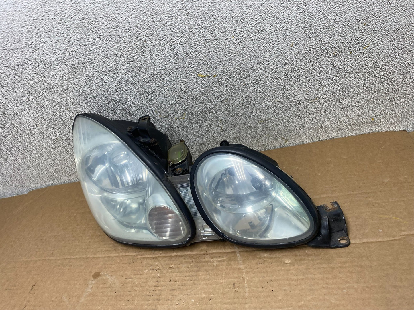 2001 to 2005 Lexus GS430 Gs300 Right Passenger Headlight Halogen Z1362 DW1