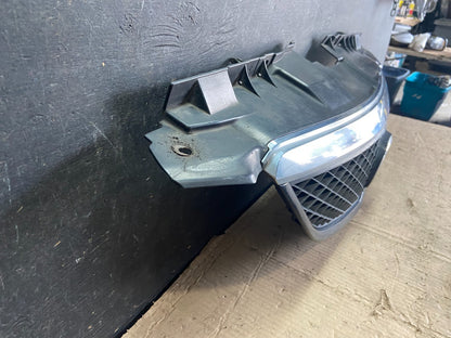 2002 2003 Mazda MPV Front Upper Grille Grill Oem p3936 DG2