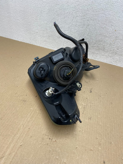 2008 2009 2010 2011 Ford Focus Right Passenger Rh Side Headlight AE7015 DW8
