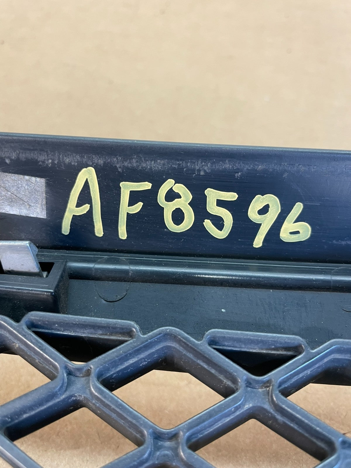 2010 to 2012 Subaru Legacy Outback Wagon Front Grill Grille AF8596 DG5