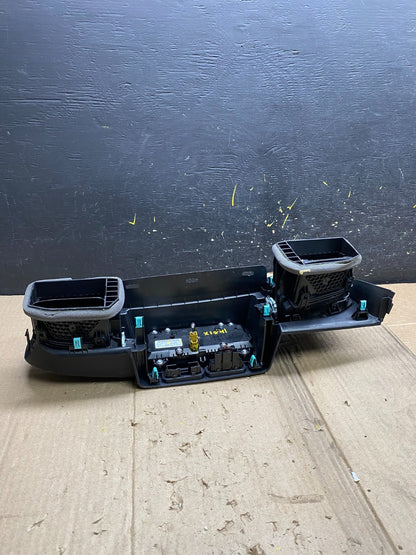 2020 to 2023 Ford  Explorer Console Radio Display Screen Air Vents x1841 DG4