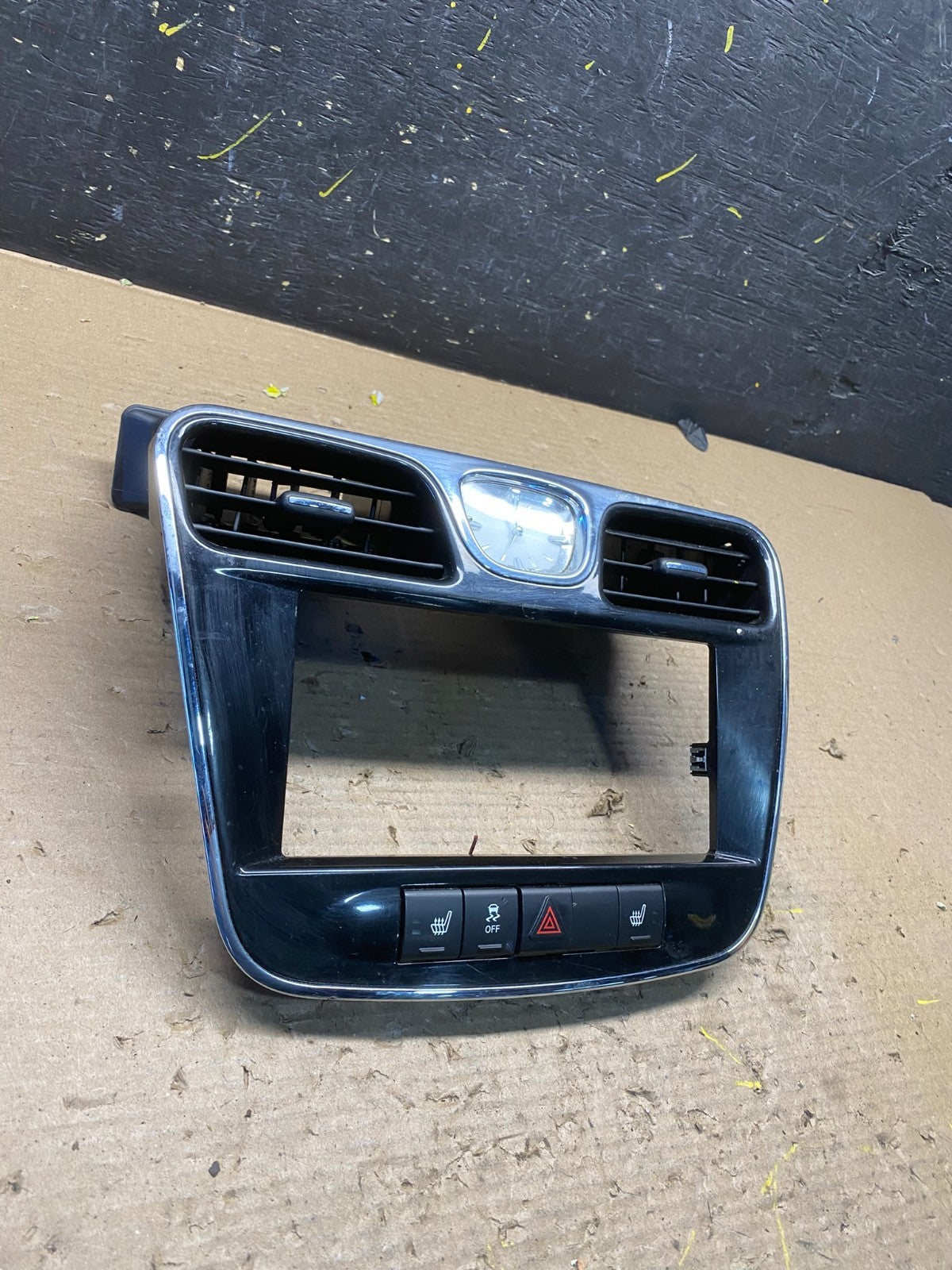 2011-2014 Chrysler 200 Dash Radio Bezel Trim Clock Hazard Bezel S8885 DG1