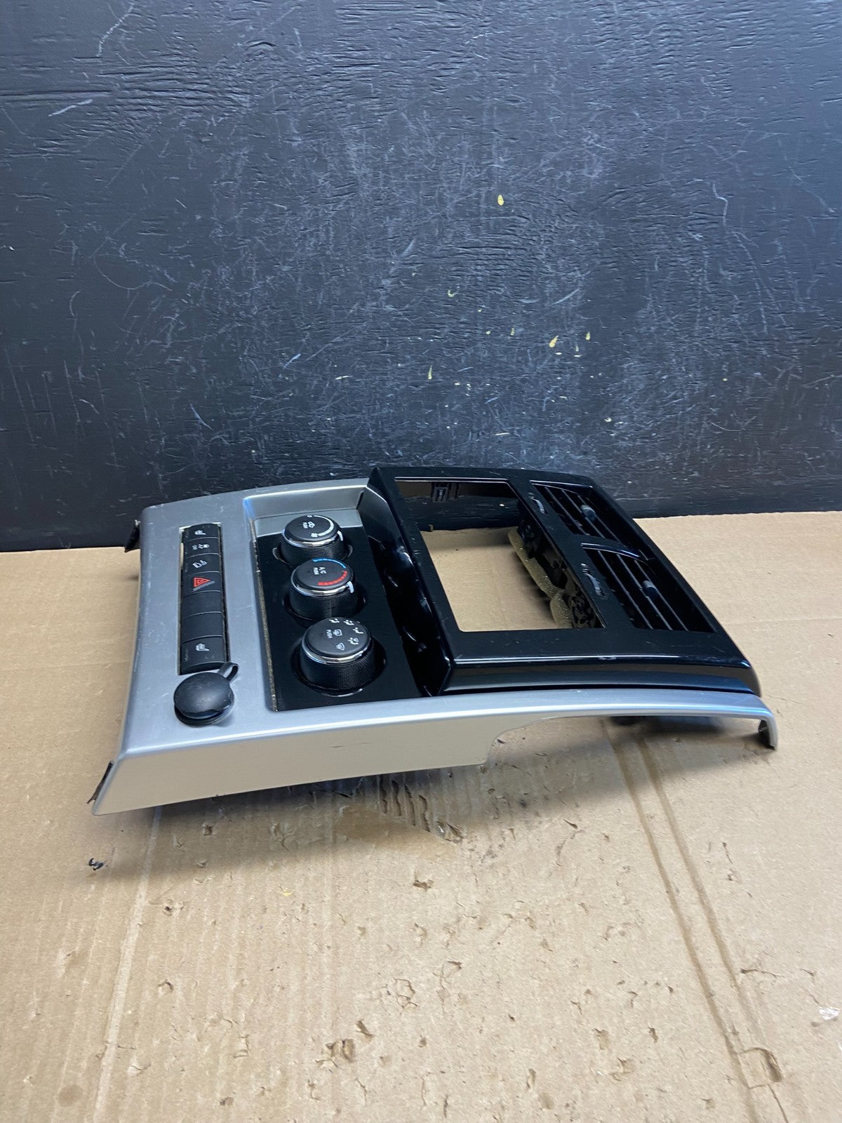 2008 to 2012 Jeep Liberty Dash Climate Temperature Control Radio Bezel ae1762 DG2