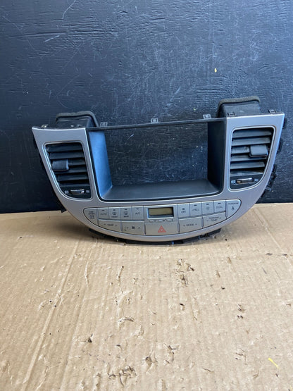 2009 to 2014 Hyundai Genesis A/C Heater Temperature Climate Control AD6774 DG0