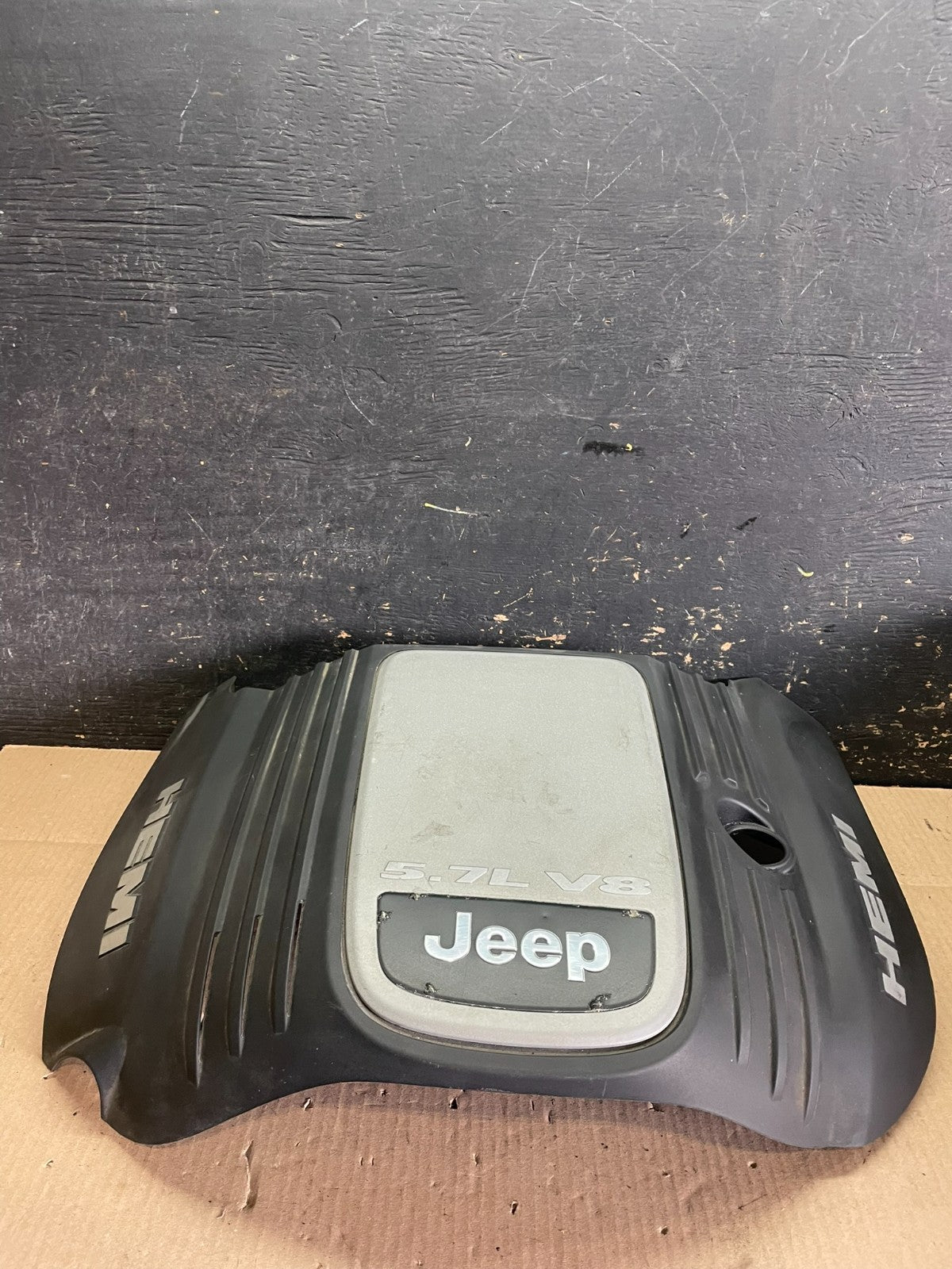 2005 to 2010 Jeep Grand Cherokee 5.7L Hemi Engine Cover Plastic Shield Z8501 DG3