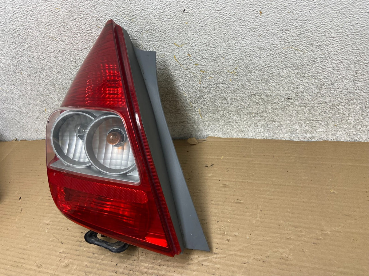 2007 to 2008 Honda Fit Left Driver LH Side Tail Light AH2618 DG2