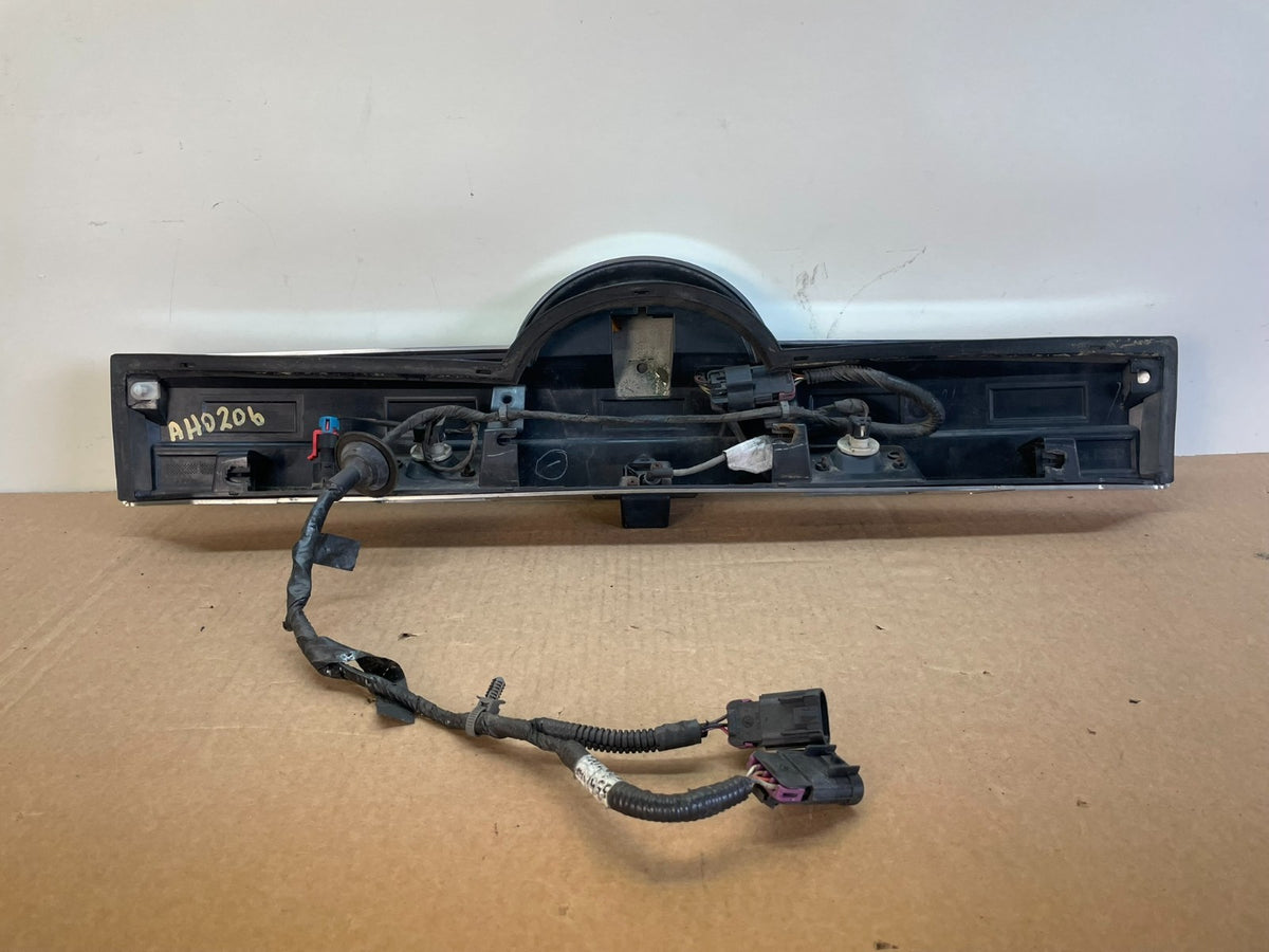 2007 to 2014 Cadillac Escalade Rear Liftgate Trim Molding W/Camera ah0206 DG4