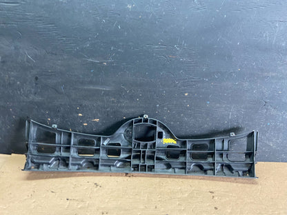 2007 to 2011 Hyundai Veracruz Center Grille Grill Bracket Support OEM O8104 DG5