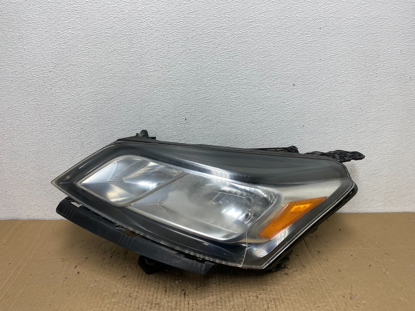 2013-2017 Chevrolet Traverse Left Driver LH Side Headlight Halogen OEM AC4124 DW0