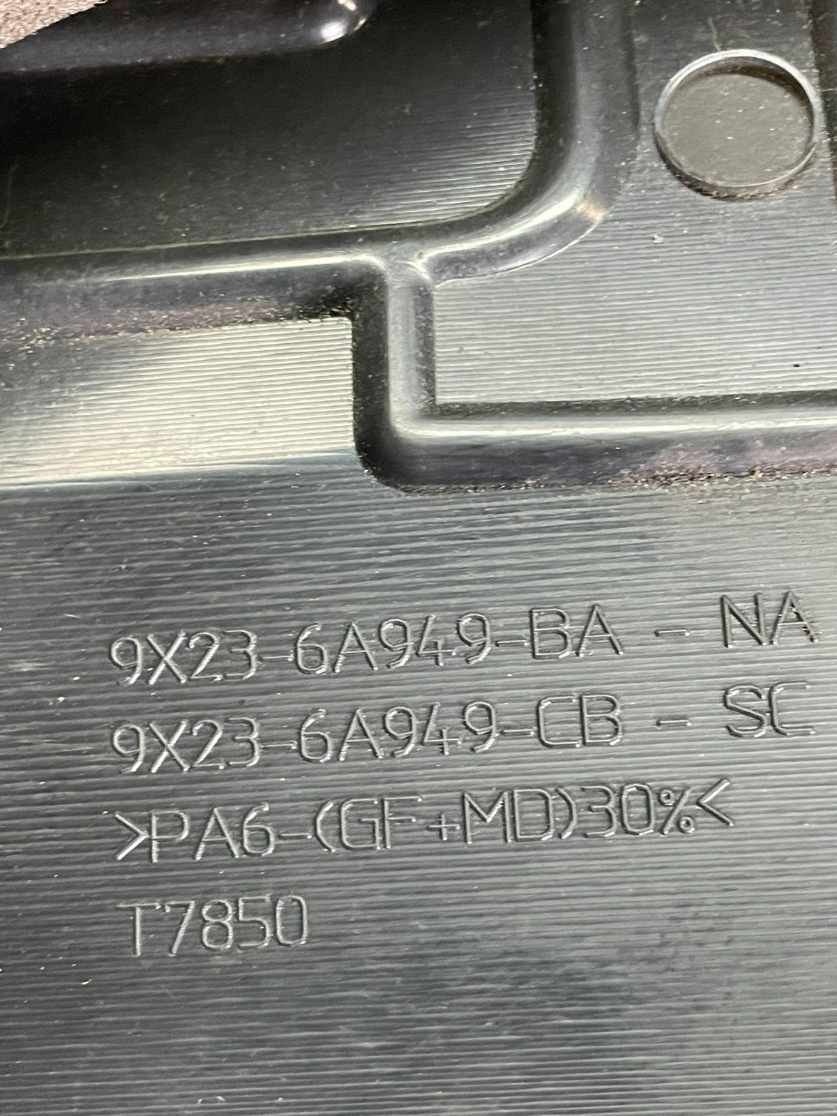 2010 to 2019 Jaguar XF XE 3.0L F-Pace Engine Motor Plate Cover OEM AA9226  DG8