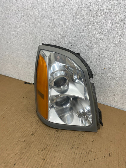2004 to 2009 Cadillac SRX Right RH Side Xenon Headlight AD1062 DW0