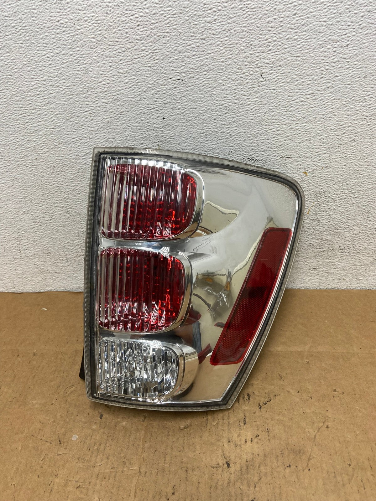 2005 to 2008 Chevrolet Equinox Right Passenger Rh Side Tail Light AD4657 LK0