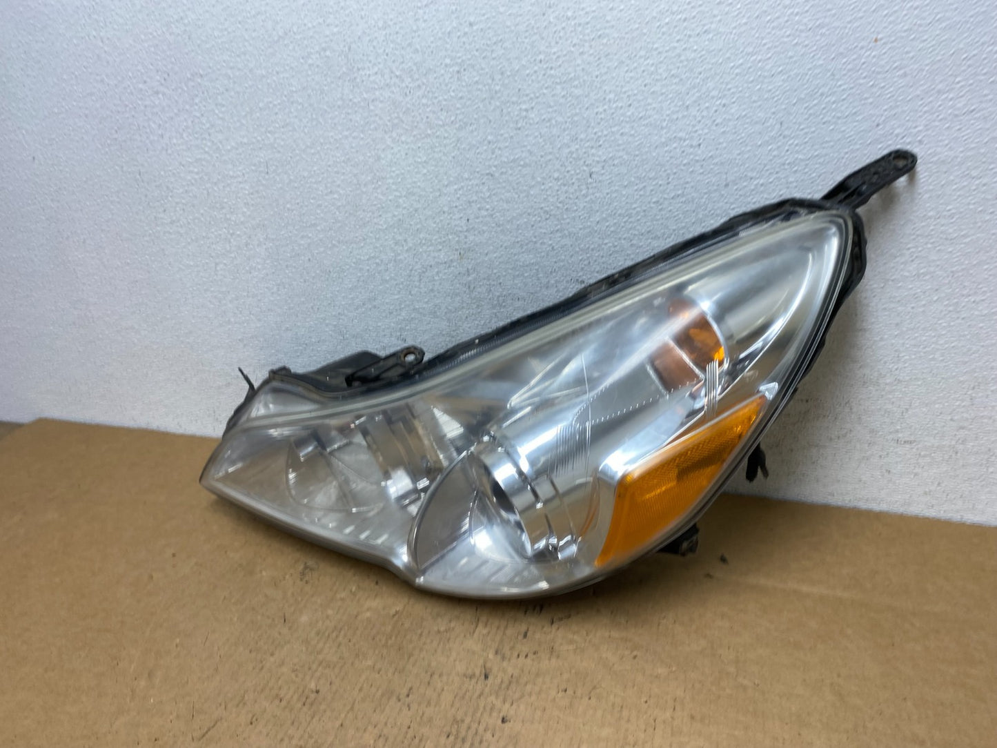 2010 2011 2012 Subaru Legacy Outback Left Driver Halogen Headlight AD4672 DW1