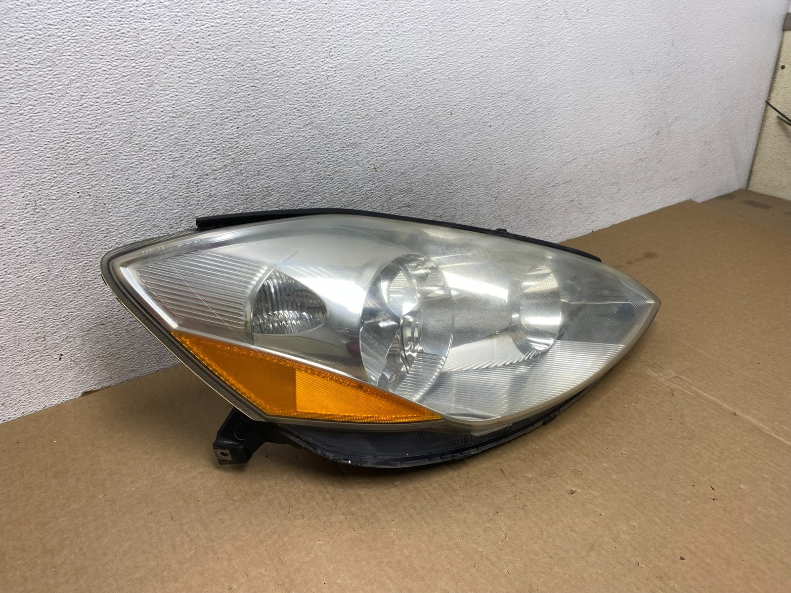 2006 to 2010 Toyota Sienna Right Passenger Rh Side Headlight Halogen AF9529 DW2