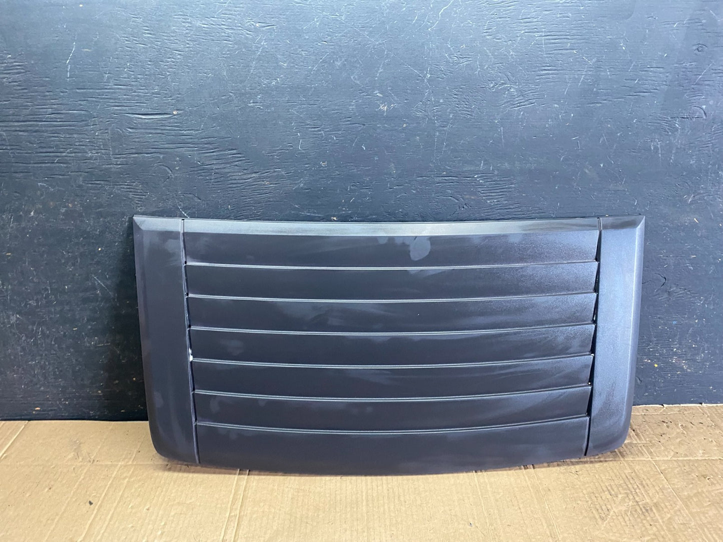 2006 to 2010 Hummer H3 Hood Mounted Grille Vent Trim Panel Black  T3928 DG0