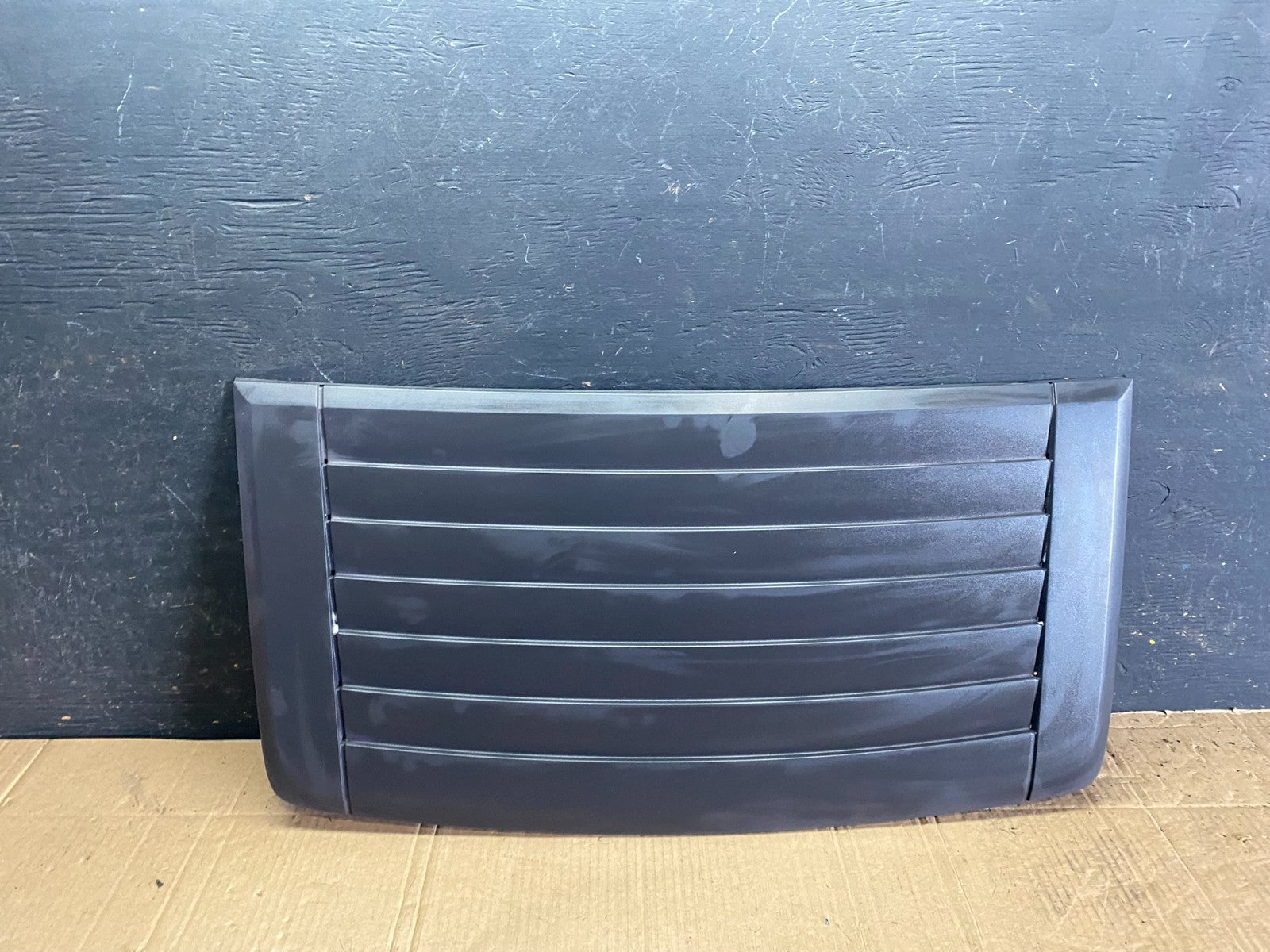 2006 to 2010 Hummer H3 Hood Mounted Grille Vent Trim Panel Black  T3928 DG0